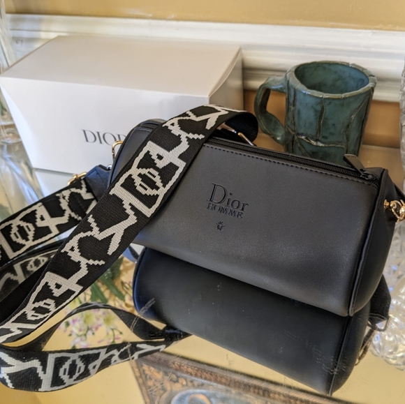 Dior Toiletry bag/ purse/ pouch/ cosmetic bag to crossbody bag - Picture 13 of 14